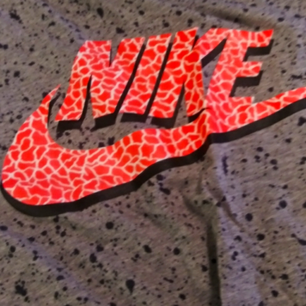 Men tee shirt grey black with orange Nike name